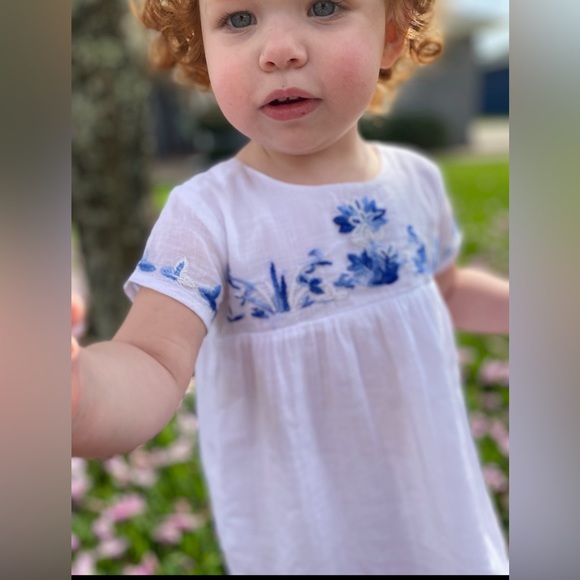 100% Roller Rabbit cotton white dress with blue embroidered flowers - Picture 9 of 12